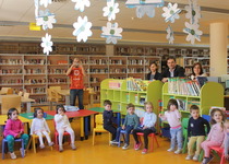 Los Ludopeques acuden a la Biblioteca Municipal para celebrar el Día Internacional del Libro con un cuentacuentos‏