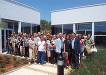 Los jubilados visitan la planta de Cervera